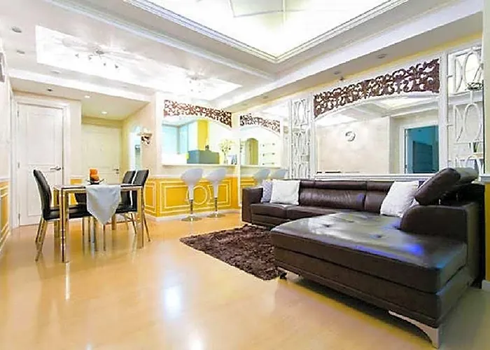 فندق Avant - Bonifacio Global 5*
